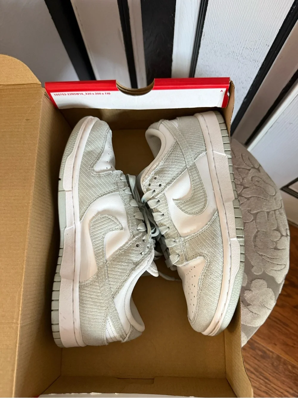Nike Low-Top Sneakers in Sage Green & White